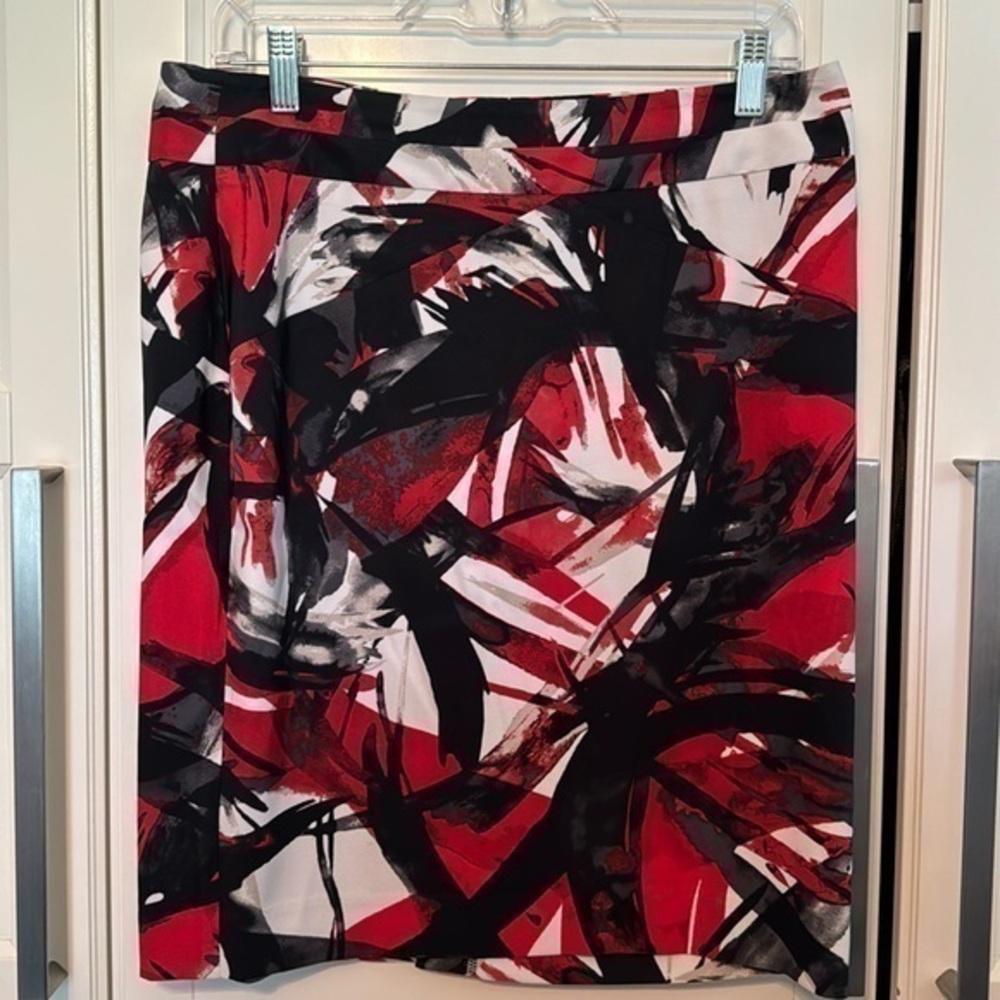 MICHAEL Michael Kors skirt, size 8, red and black